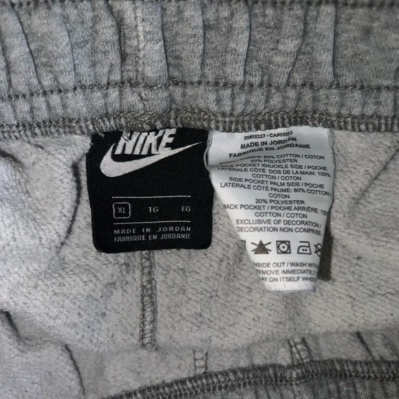 2/30 Nike Men's Athletic Gray Shorts with White Logo - Picture 3 of 6
